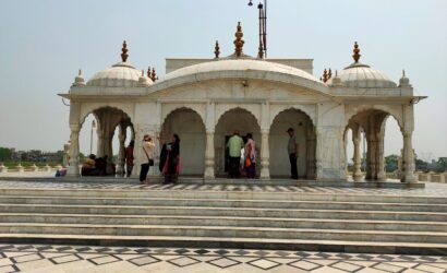 Pawapuri Jain mandir